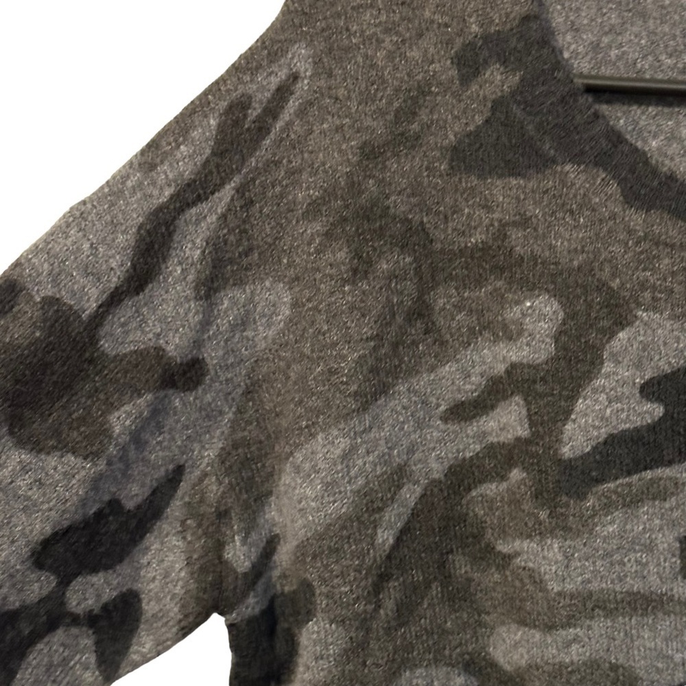 Rails Louie Charcoal Camo Sweater Size Large #835… - image 4